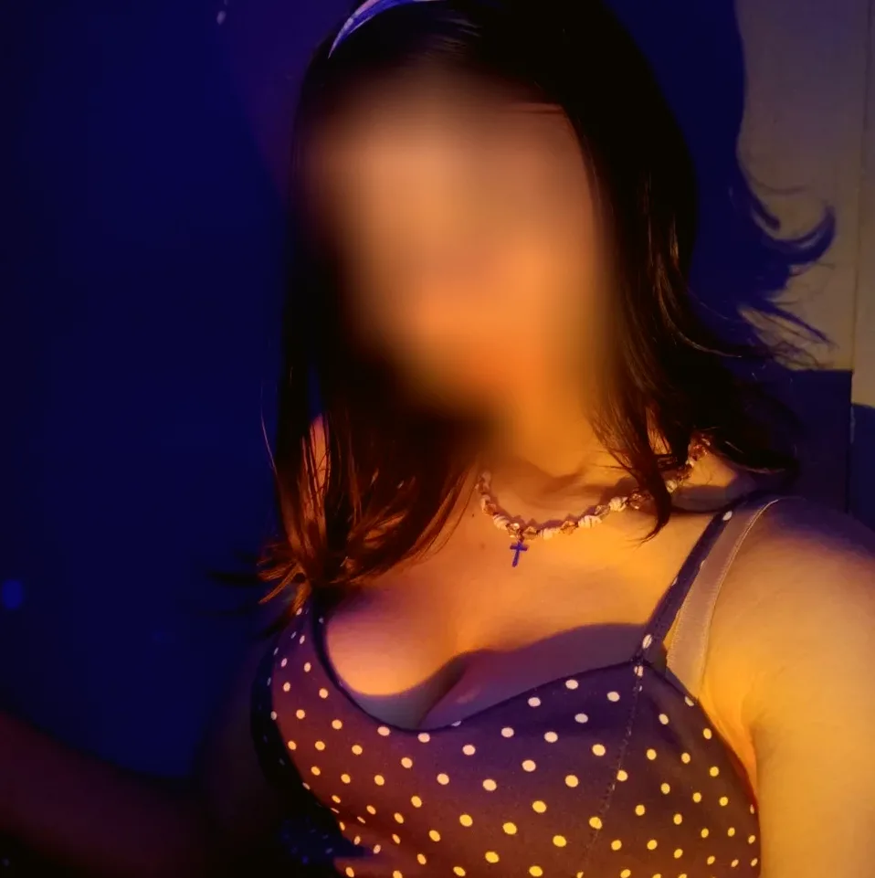 Amber, 20