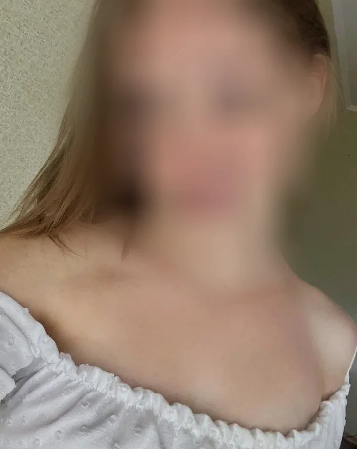 Angela, 34