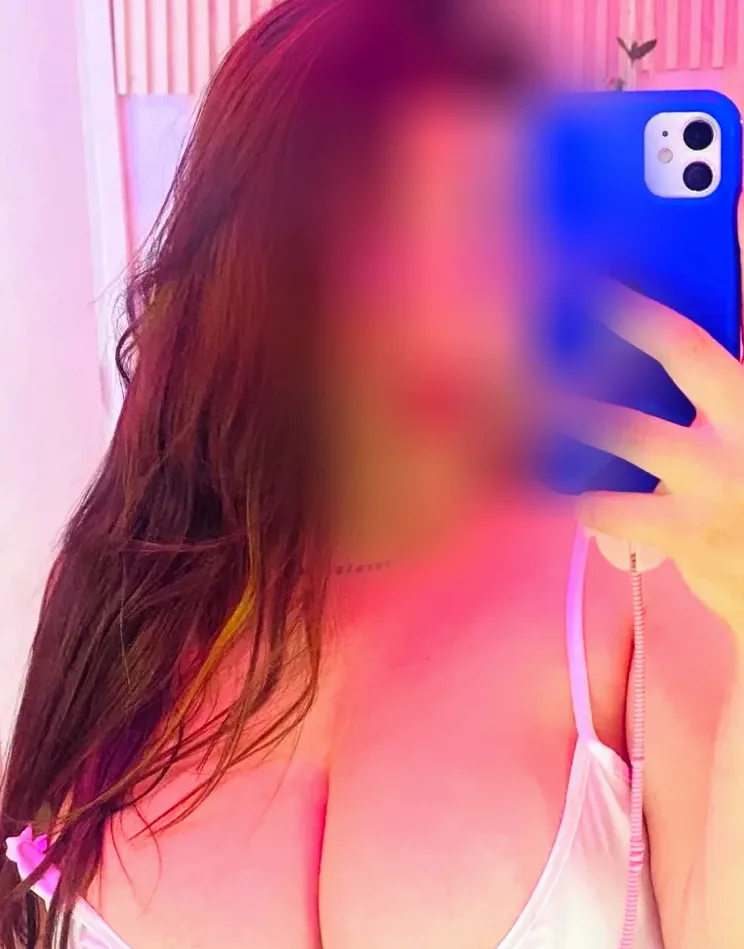 Ayla, 23