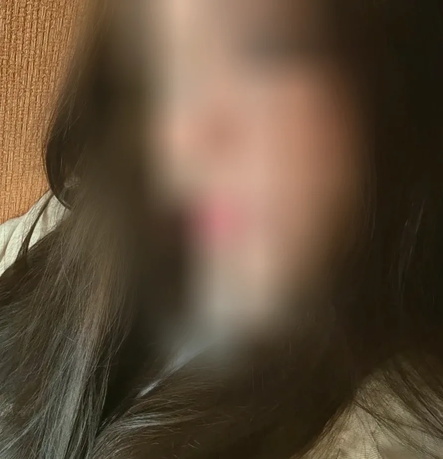 Bouchra, 20