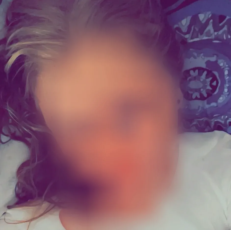 Demi, 22
