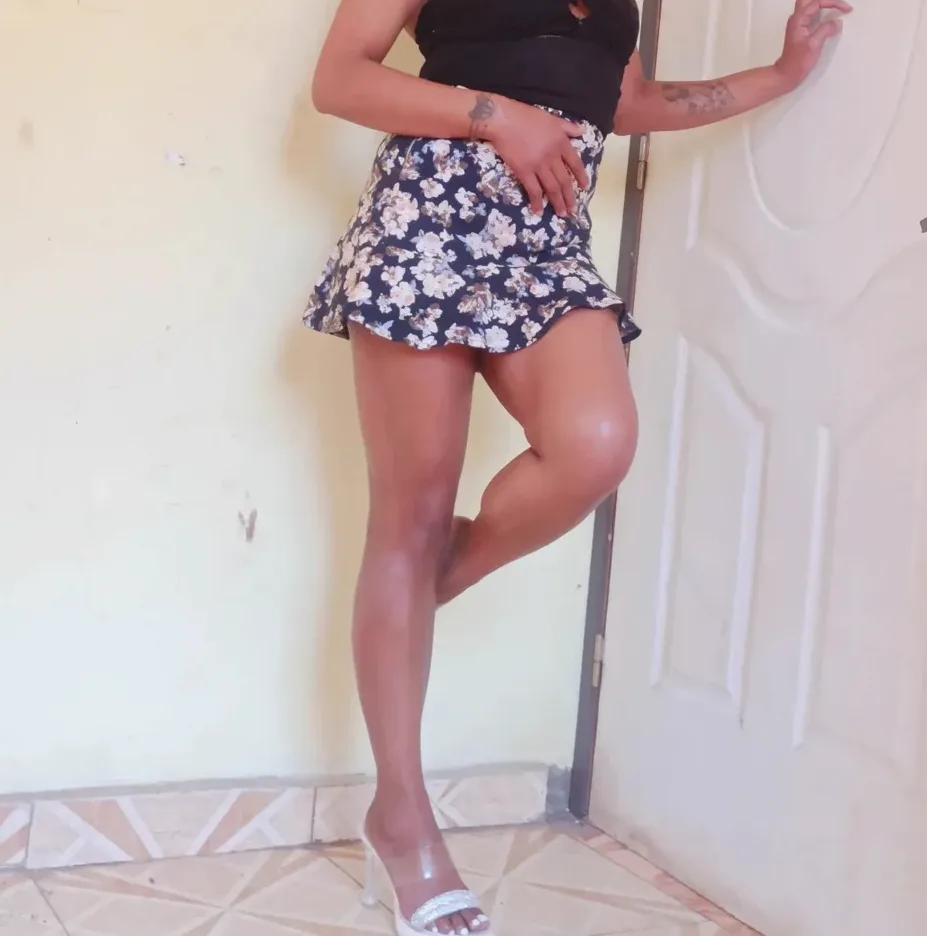 Elin, 27