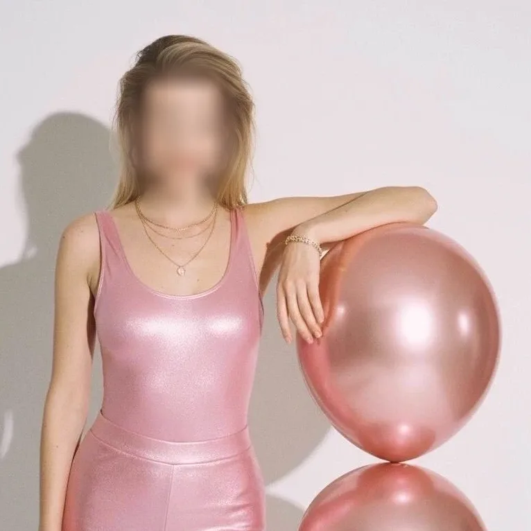 Ellen, 33