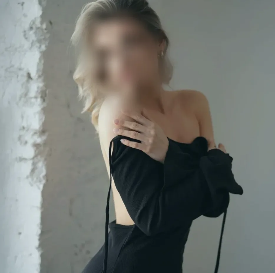 Esther, 25