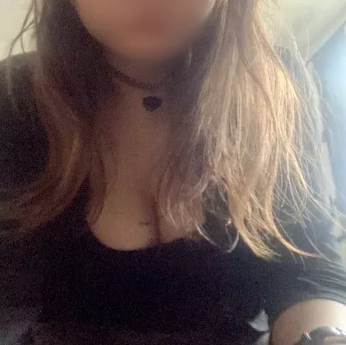 Manon, 28