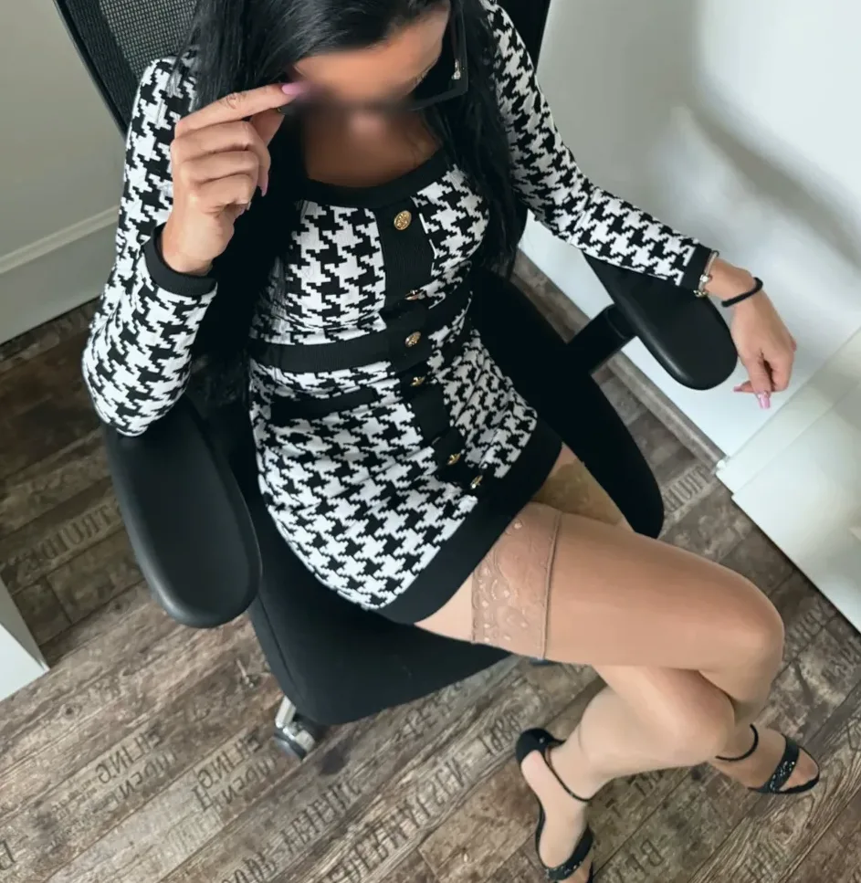 Nadia, 39
