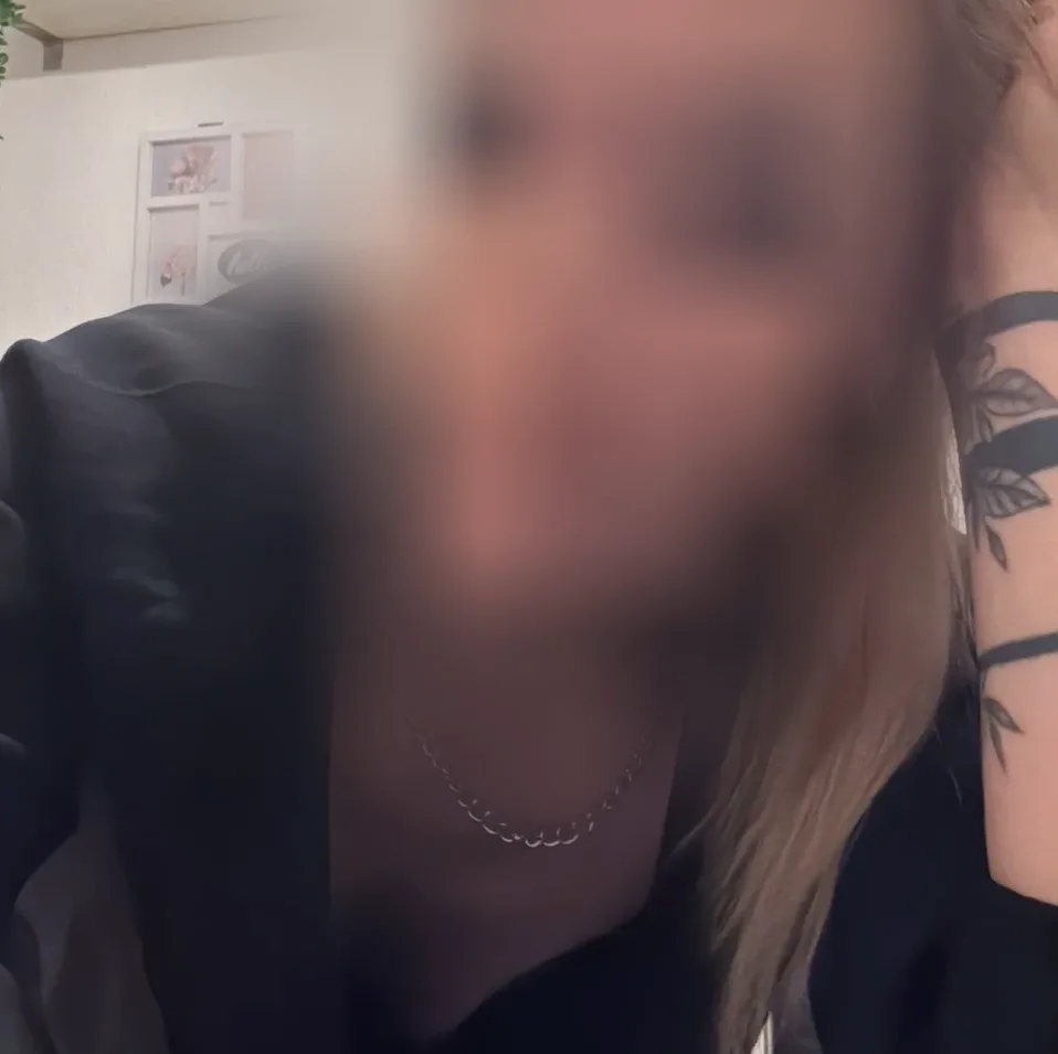 Priscilla, 29