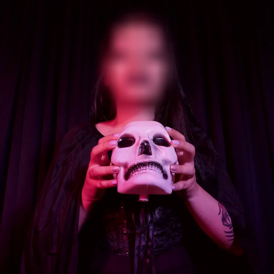 Vera, 27